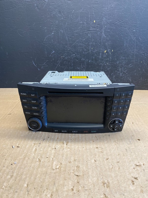 2005-2007 Mercedes-Benz S550 CLS550 Command Head Navigation Radio CD AB9537 DG