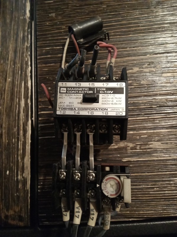 Toshiba Type C-10V Magnetic Contactor NKE-8931 W/ Overload Relay Type R-11