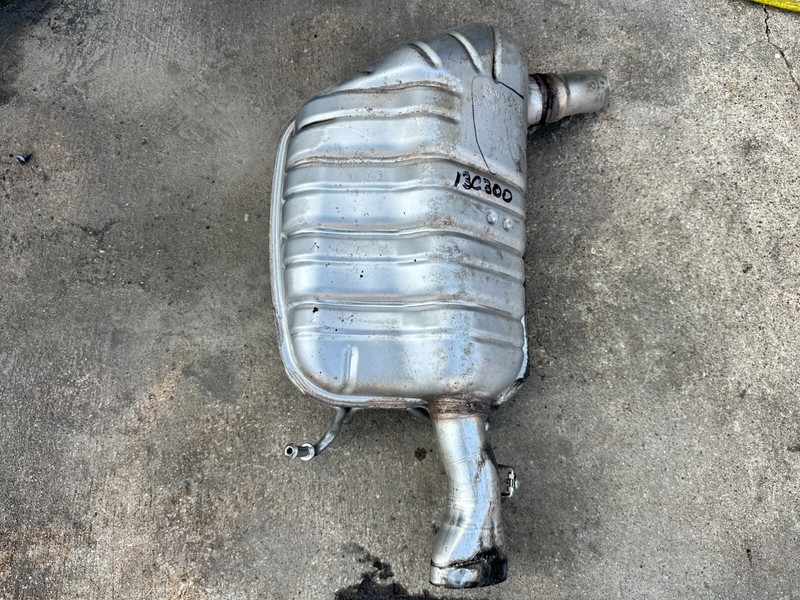 12-15 Mercedes W204 C-class REAR RIGHT EXHAUST MUFFLER OEM A2044917601