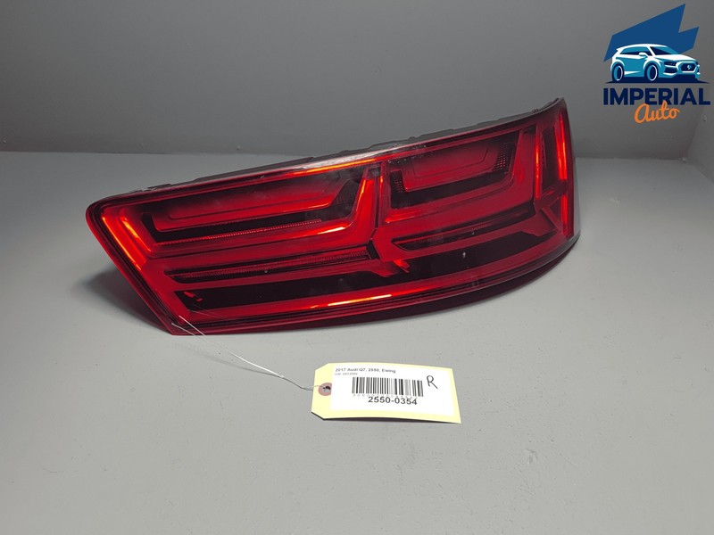 2017 - 2019 AUDI Q7 REAR RIGHT PASSENGER SIDE TAILLIGHT TAIL LIGHT LAMP OEM
