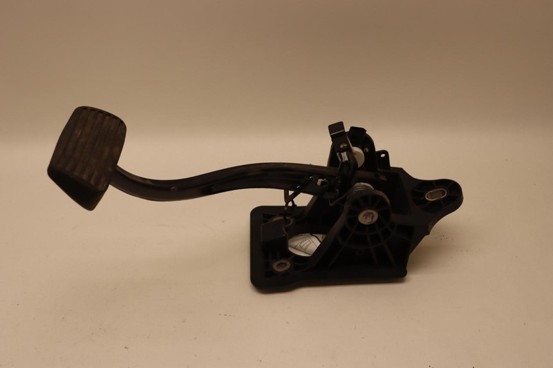 2020-2023 CHEVY SILVERADO 2500HD PARK PARKING BRAKE STOP PEDAL OEM