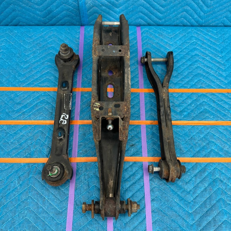 2010–2015 Chevrolet Camaro Rear Right Suspension Control Arms Set 112K OEM