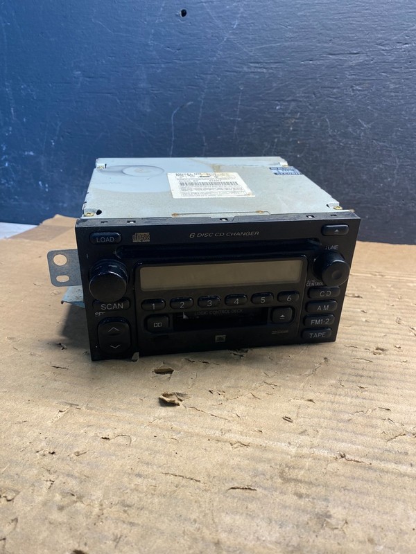 1999 to 2002 Toyota Sienna AM FM Casette Radio Receiver ad9649DG