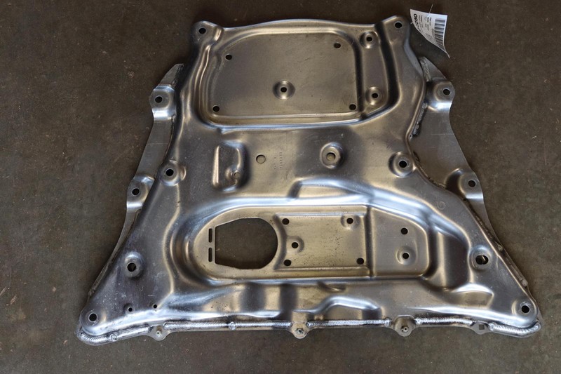 2019-2020 BMW X5 G05 FRONT UNDERCARRIAGE ENGINE LOWER BRACE SKID SHIELD OEM