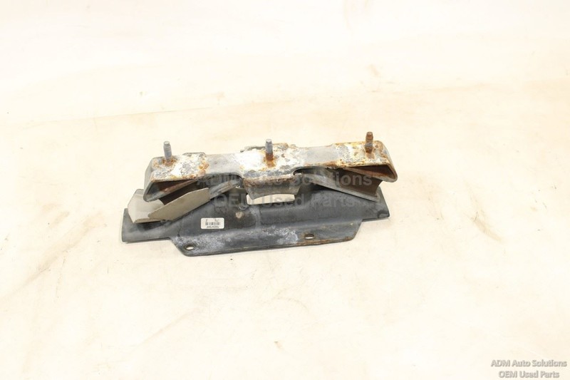 2019-2020 RAM 1500 5.7L TRANSMISSION GEARBOX MOUNTING BRACKET P68264784AF OEM