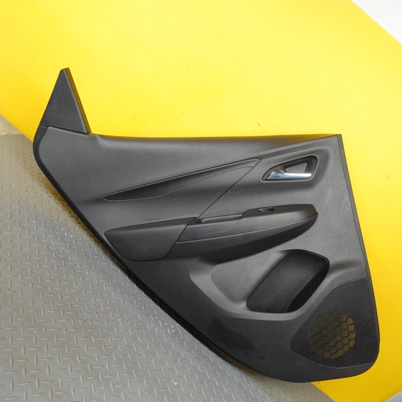 2022-2023 CHEVROLET BOLT EV DOOR TRIM PANEL INTERIOR REAR LEFT BLACK 42777715