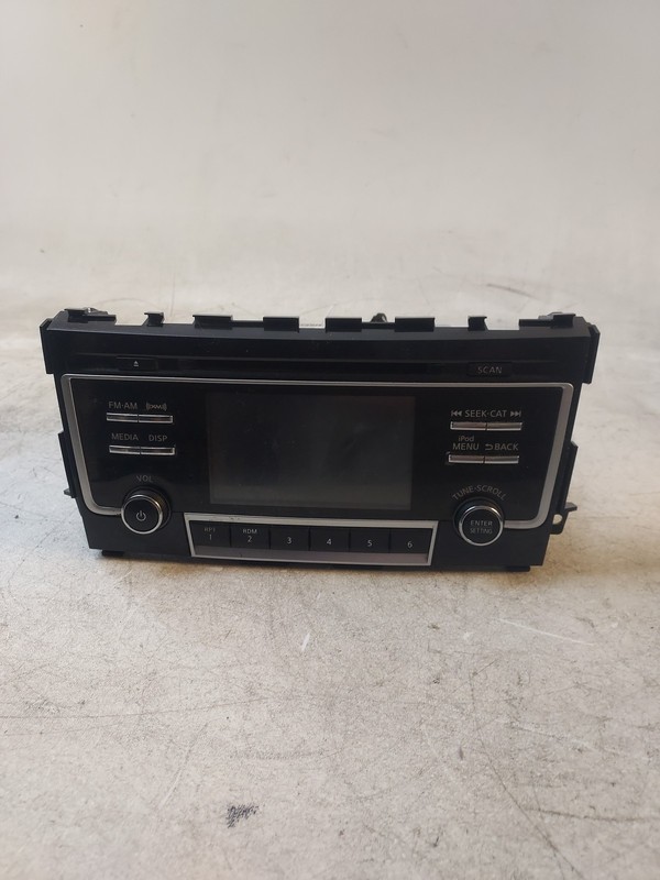 17-2018 NISSAN ALTIMA SV AM/FM XM RADIO CD MEDIA SCREEN DISPLAY 28185-9HU1B OEM