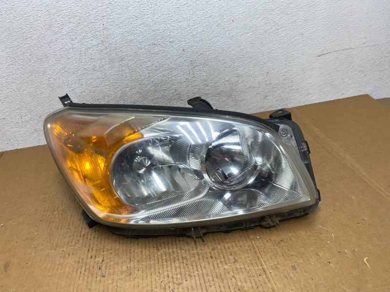 2009 - 2012 Toyota Rav4 Right Passenger RH Side Headlight Halogen AE0387 DW