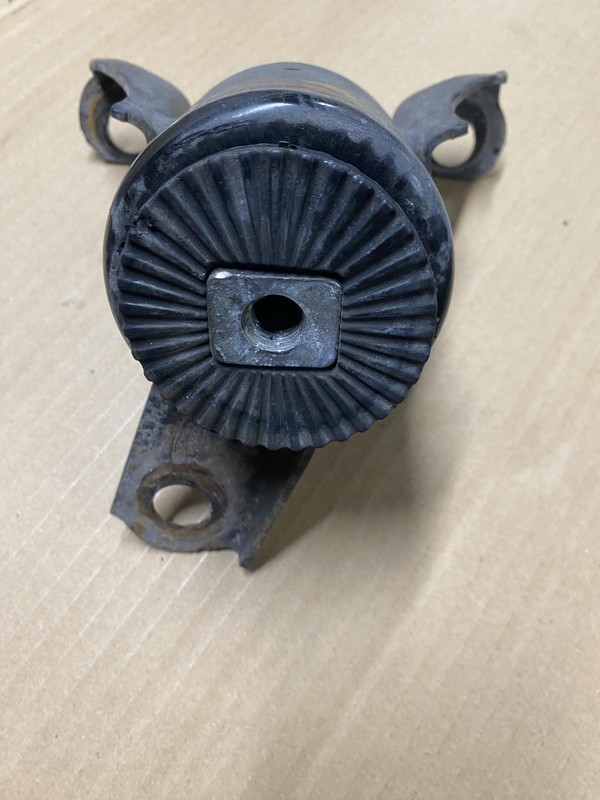 Engine Mount FIESTA 2011 2017 FORD 1.6L Right Passenger Side Motor Support OEM
