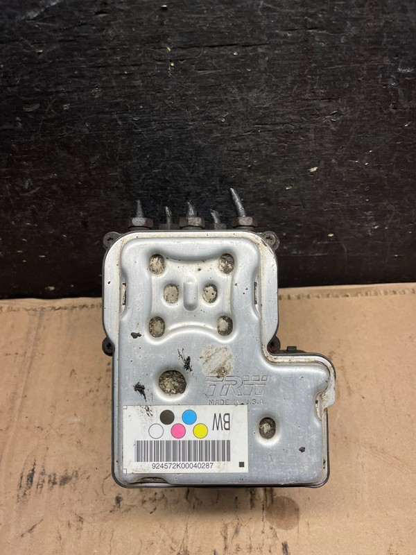 2004 - 2007 Chevy Express GMC Savana 1500 2500 ABS Anti Lock Brake Pump T2670 DG