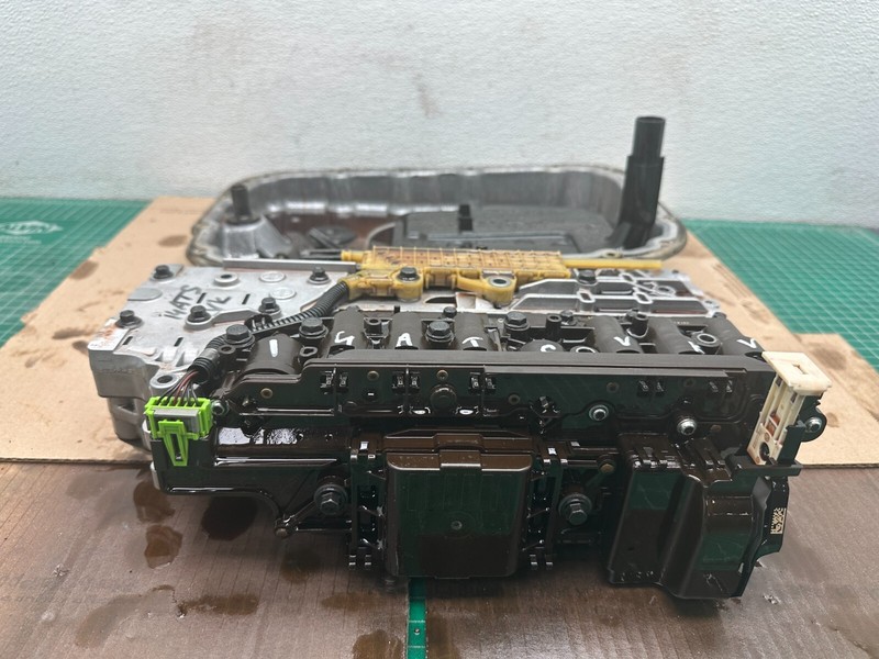 14-15 Cadillac ATS 4AWA AUTOMATIC TRANSMISSION CONDUCTOR PLATE VALVE BODY OEM