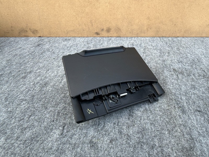 HYUNDAI GENESIS SEDAN & G80 15-20 OEM CONSOLE ASHTRAY STORAGE WIRELESS CHARGER