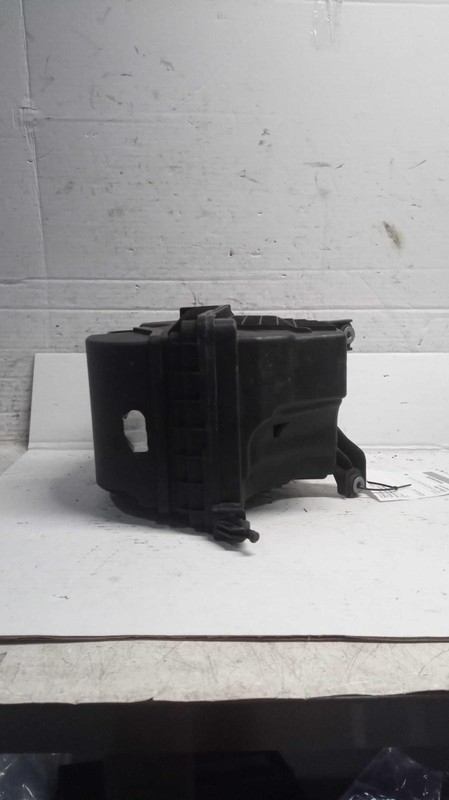 2016 KIA SORENTO 2.4L Air Cleaner Assembly OEM 28110C5100 Used 98K Miles