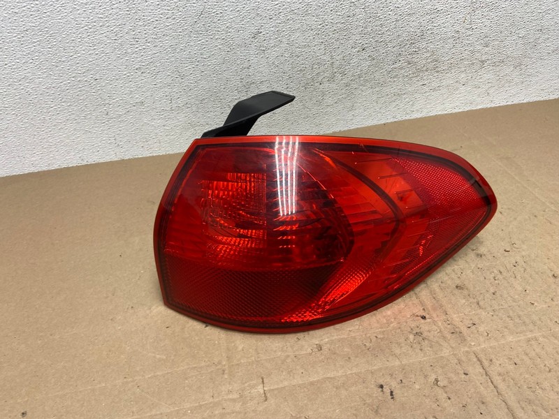 2008 to 2014 Subaru Tribeca Right Passenger RH Side Tail Light Oem AE6106 LK