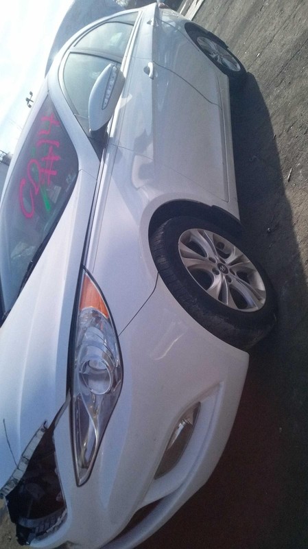 2013 Hyundai Sonata Front Right Door Glass - Used, White, 120k Miles