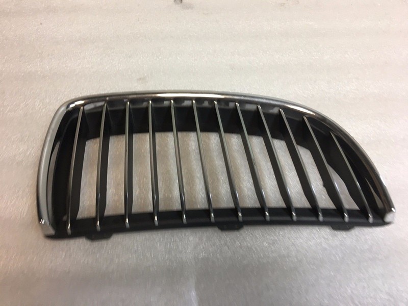 05-09 BMW 3-series rh passenger side kidney grille 7120010
