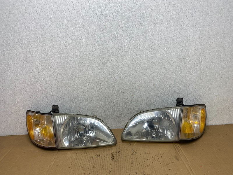 2001 2002 2003 Toyota Sienna Left+Right Side Set Headlights Halogen AD2397 DW