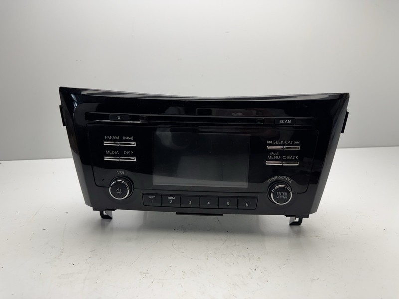 2017-2018 Nissan Rogue Sport Receiver w/ AM FM CD MP3 ID 281856MA0A OEM