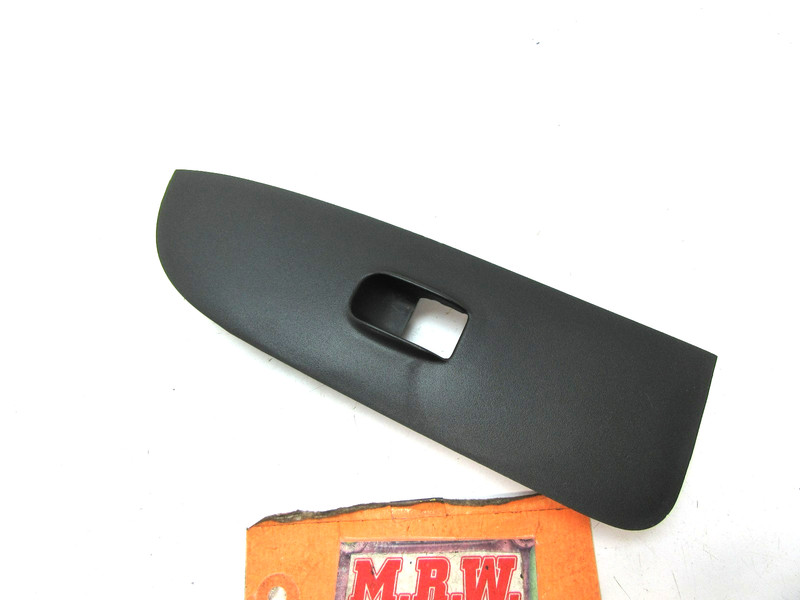 DOOR PANEL WINDOW SWITCH TRIM BEZEL CAP RIGHT FRONT PASSENGER SIDE RF CR-V 02-04