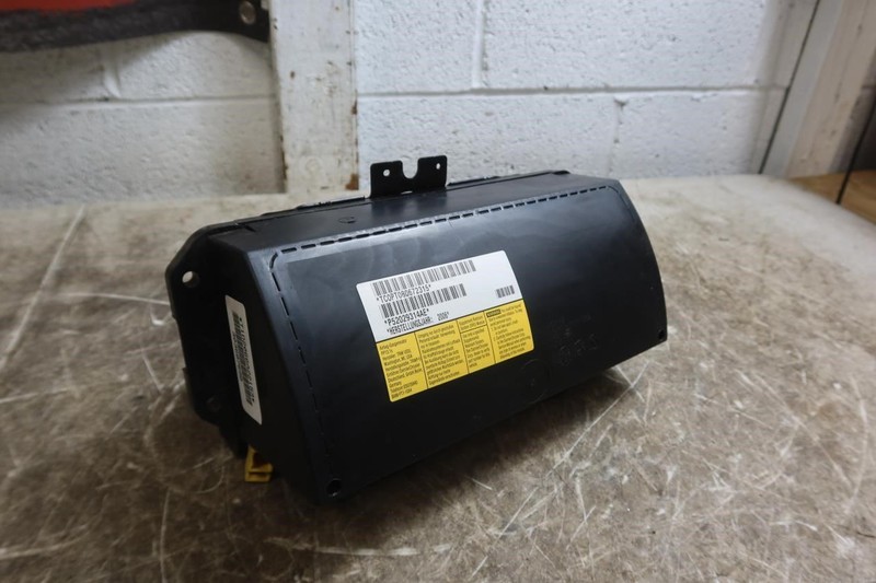 2003-2006 Jeep Wrangler TJ OEM Right Passenger Dash 52029314