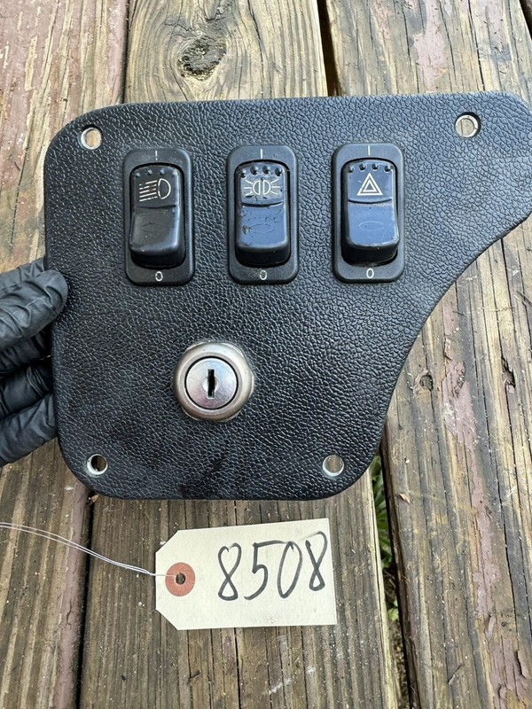 Peterbilt Rocker Switch Panel and Ignition Switch without Key - S64-6096M02-501