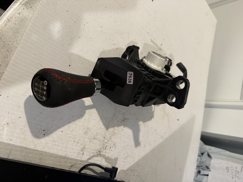 2011 LEXUS CT200H FRONT SHIFTER ASSEMBLY OEM
