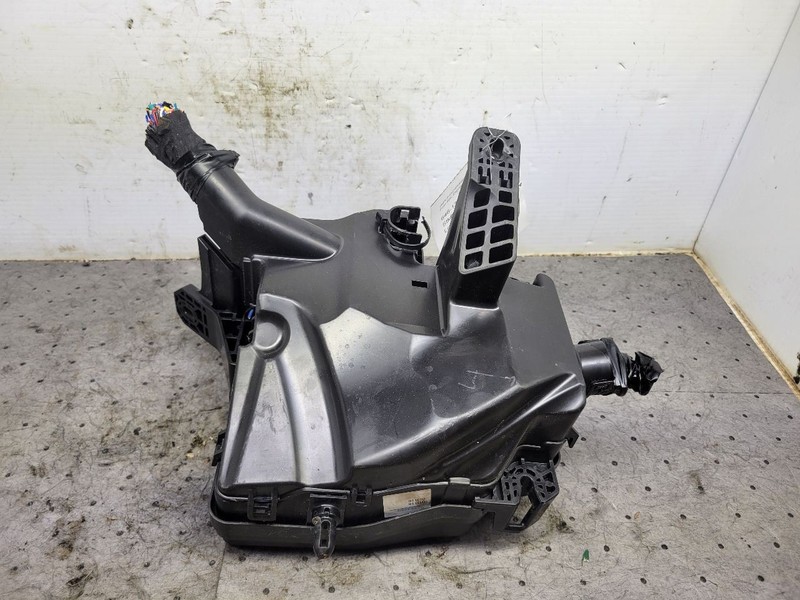 Fuse Box Engine Compartment Left Hand Fits 21-23 ELANTRA 1782769