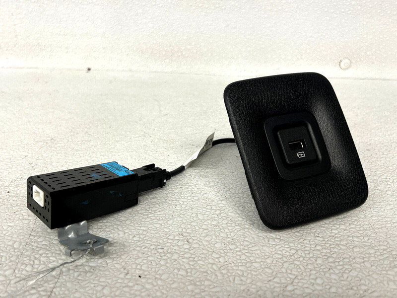 ⭐2016-2020 INFINITI QX60 REAR RIGHT USB DC CHARGER PORT MEDIA HUB UNIT LOT2547