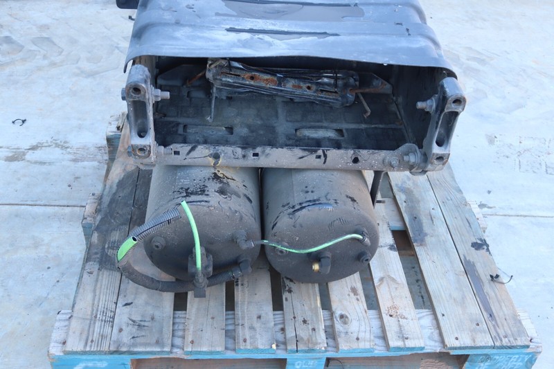 2008-2017 FREIGHTLINER CASCADIA 125 BATTERY TRAY BOX W/ TWO AIR TANKS OEM