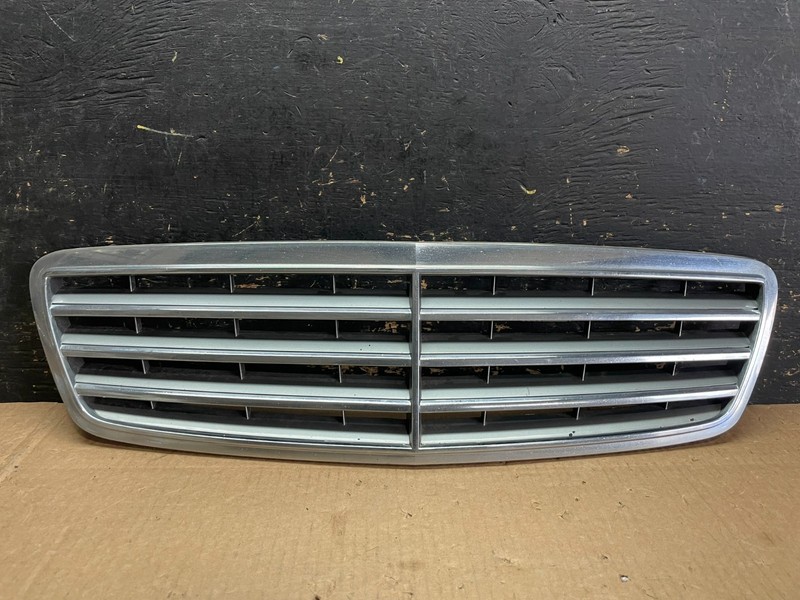 2001 to 2007 Mercedes C-Class Front Upper Grill Grille OEM AB3188 DG