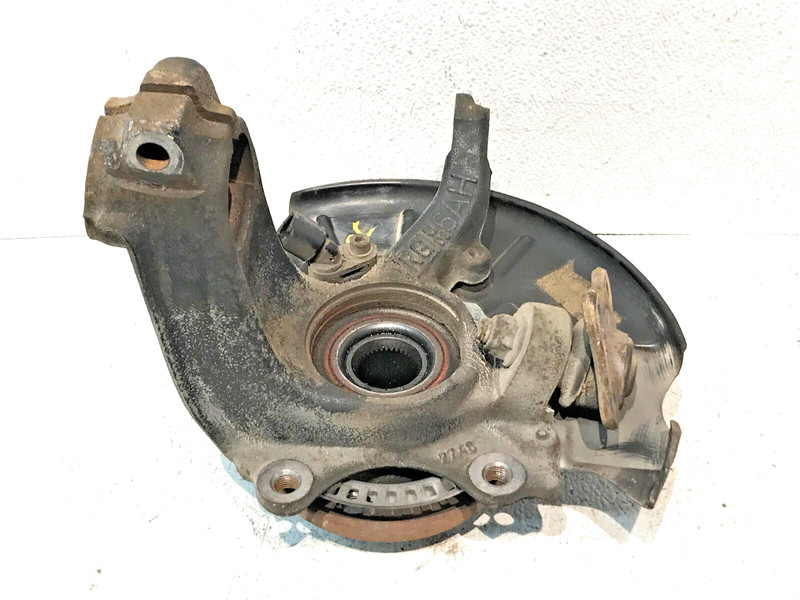 2006-2010 Volkswagen Beetle Right Passenger Front Spindle Knuckle Hub OEM