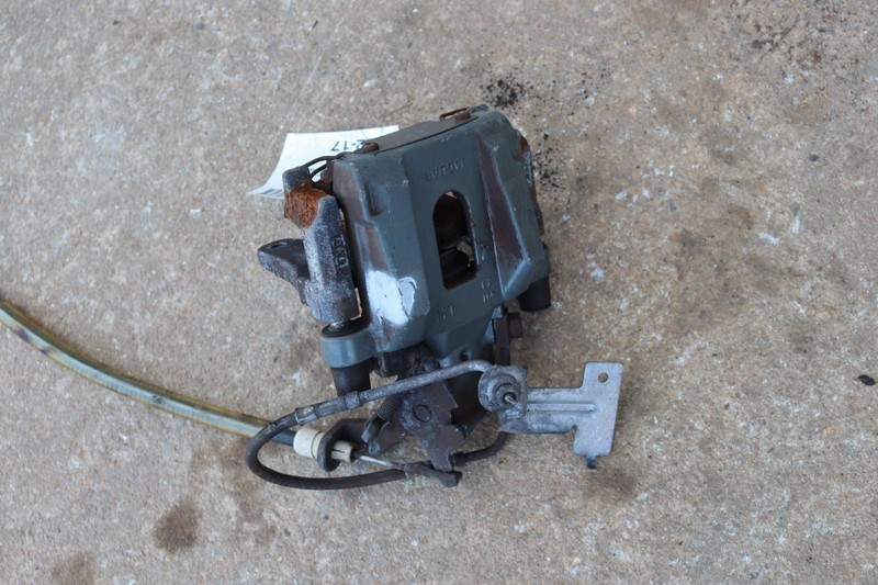 2010-2015 JAGUAR XJ XKR XF REAR LEFT DRIVER SIDE BRAKE CALIPER W/ HOSE OEM