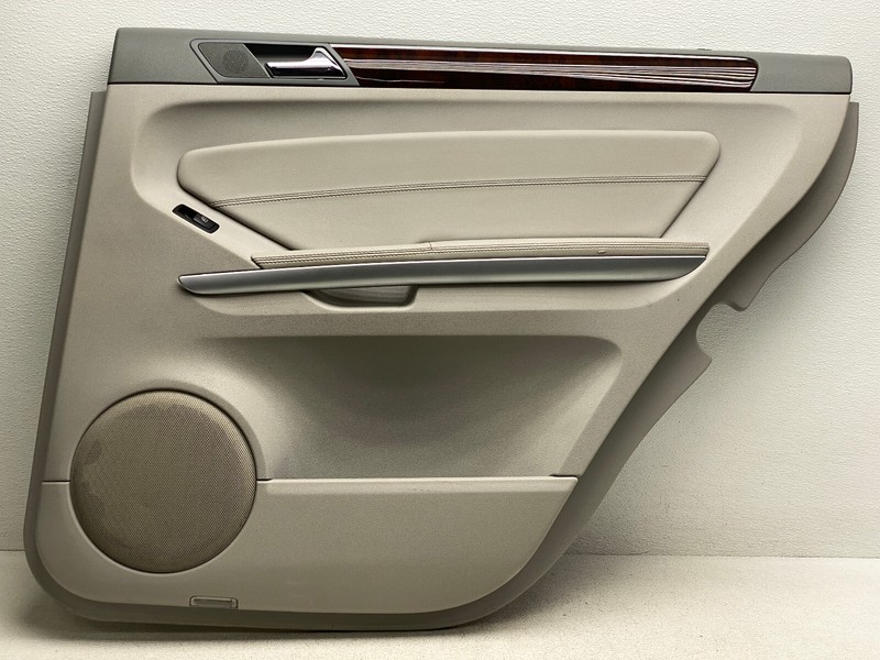 10-12 MERCEDES GL450 REAR RIGHT PASSENGER SIDE DOOR PANEL ASSEMBLY OEM LOT710