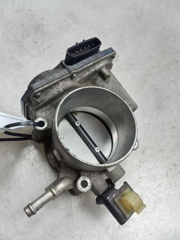 10-17 TOYOTA CAMRY XSE 2.5L FWD AT ENGINE THROTTLE BODY
