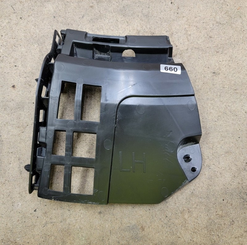 2018 - 2021 VOLVO XC40 FRONT BUMPER LEFT SIDE MOUNT BRACKET SUPPORT OEM