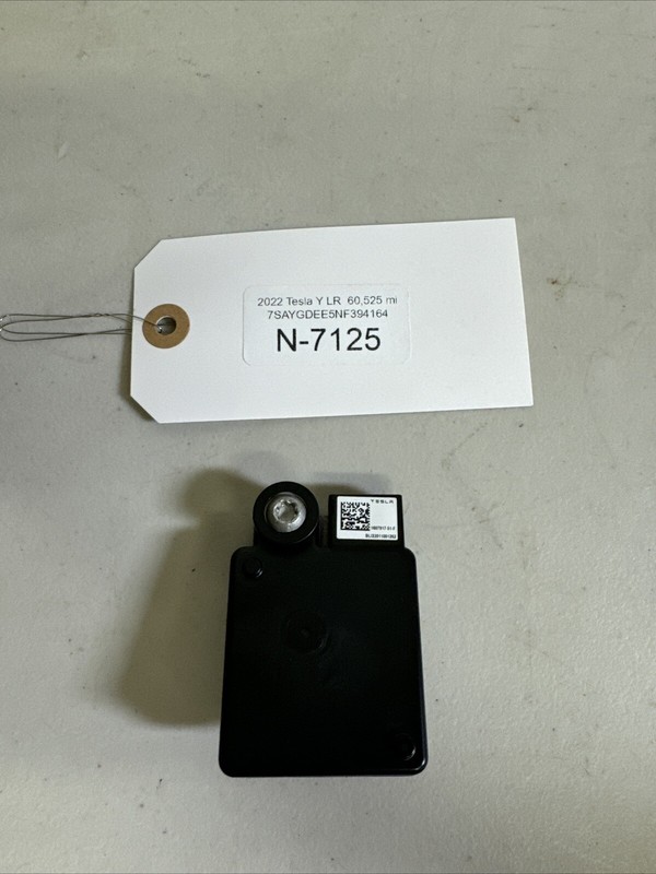 2020 2021 2022 2023 TESLA MODEL Y INTERIOR RADAR SENSOR 1607917-00-G 7125 B3