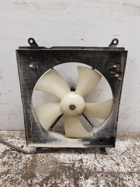 Driver Radiator Fan Motor Fan Assembly 4 Cylinder Fits 00-01 Toyota Camry