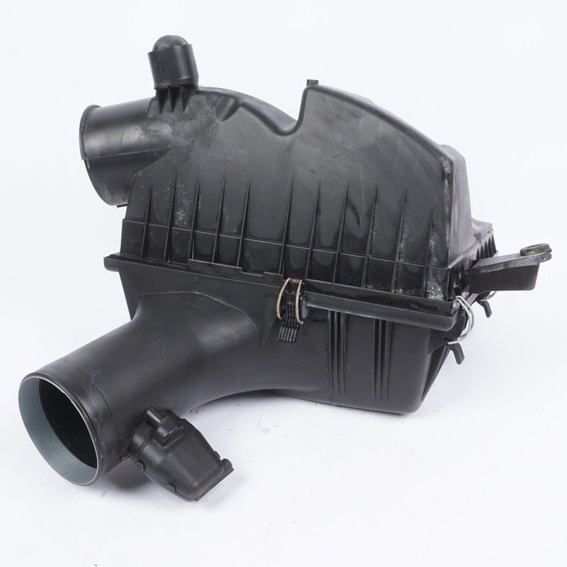 06-10 BMW E64 650i Air Box CleanerOEM