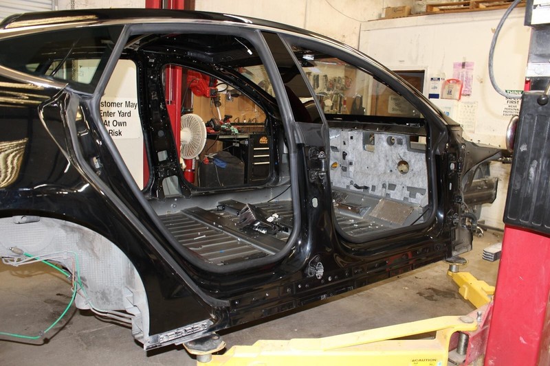 12-16 Tesla Model S Passenger Right Side Rocker and Post Cut