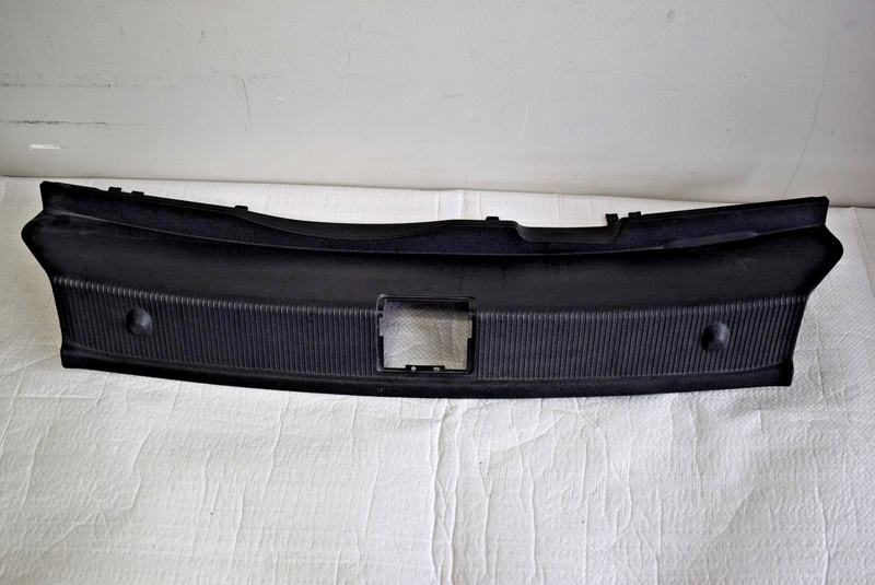 2008-2012 MERCEDES C-CLASS C230 C350 C63 TRUNK LID FINISH PANEL A2046900825 OEM