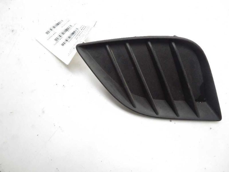 2014 TOYOTA COROLLA PASSENGER RIGHT FOG LAMP COVER BLACK 81481-02330