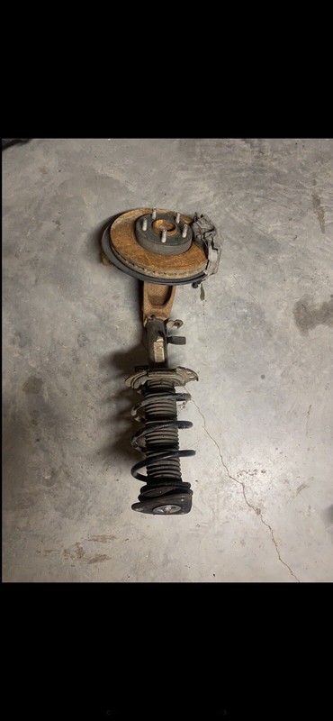 17 focus front left hub assembly with strut