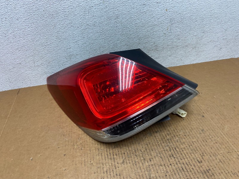 2011-2012 Toyota Avalon Left Driver LH Side Tail Light AE0413 LK