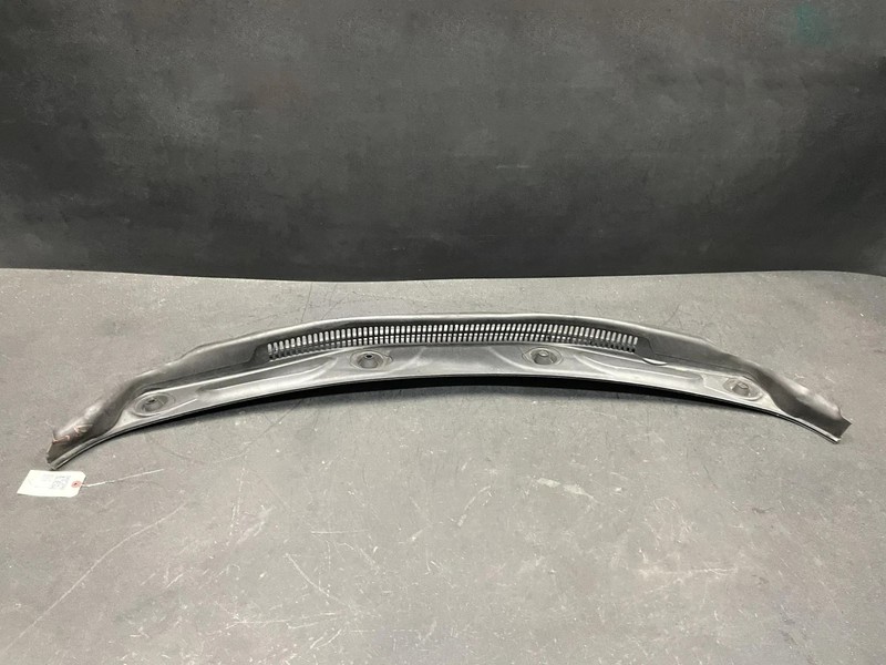 Cowl Vent Panel 2018 BMW X1 51717350591 2016 2017 2019 2020 2021 2022 X