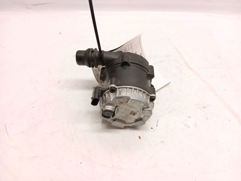 16-19 BMW G11 740i 540i M550i Water Pump Electric Coolant 11518637952