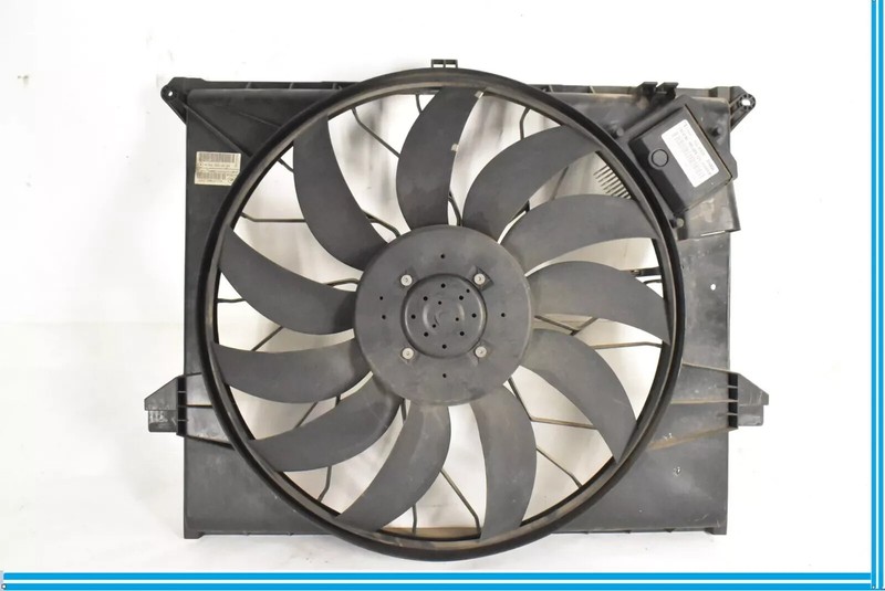 07-13 Mercedes X164 GL450 ML550 Engine Motor Radiator Cooling Fan Assembly OEM