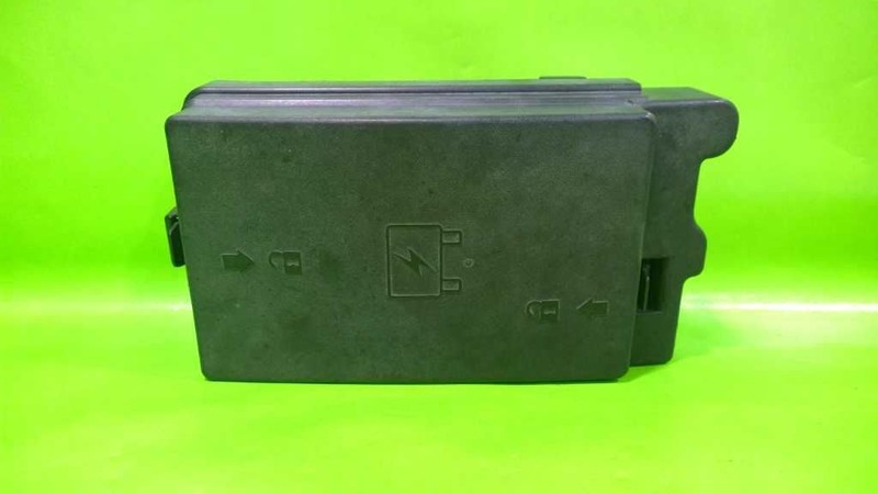 02 03 TRAILBLAZER ENGINE FUSE RELAY BOX OEM 4134-8