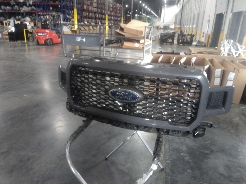 2018 Ford F150 Pickup Grille OEM Grey Broken Tab 4DR PU JL3Z8200PP