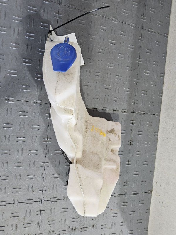 Wash Reservoir Fits 15-17 FORD F150 PICKUP 3402213