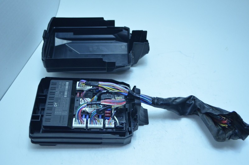 14-18 INFINITI Q50 FUSE RELAY JUNCTION BOX OEM